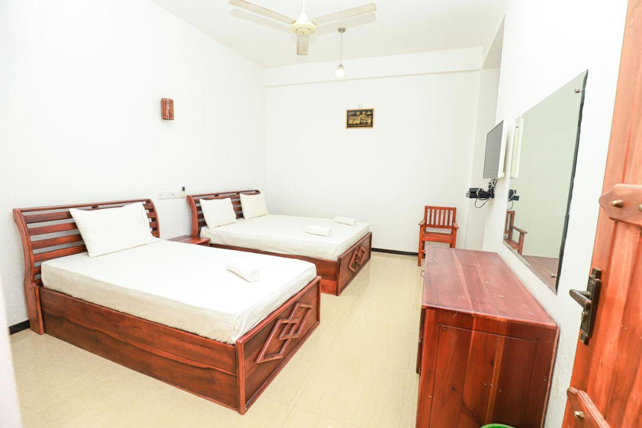 Yala Rich Lodge Tissamaharama Exteriör bild